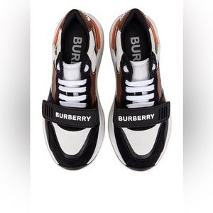 Burberry designer trainer’s